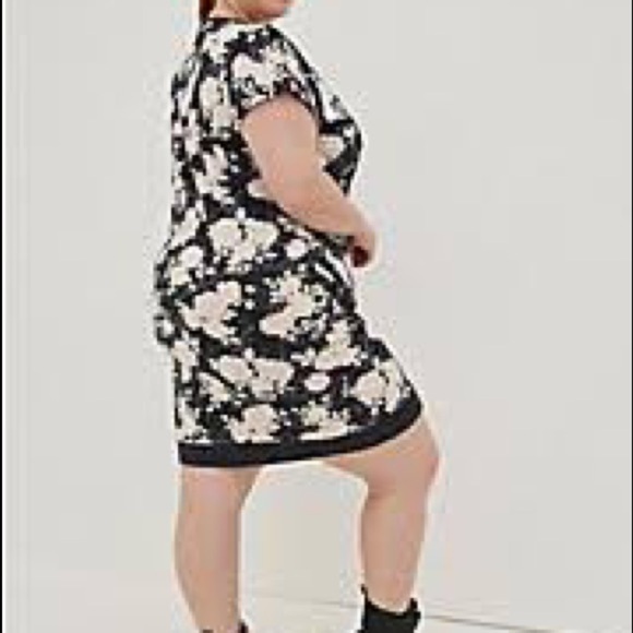 Torrid LOVESICK DOLMAN DRESS - COTTON BLACK FLORAL Plus Size 3X - Picture 4 of 4